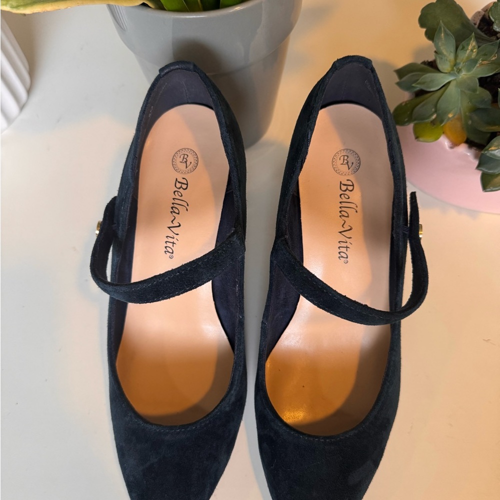 Bella Vita Navy blue Suede Mary Jane heels with Strap